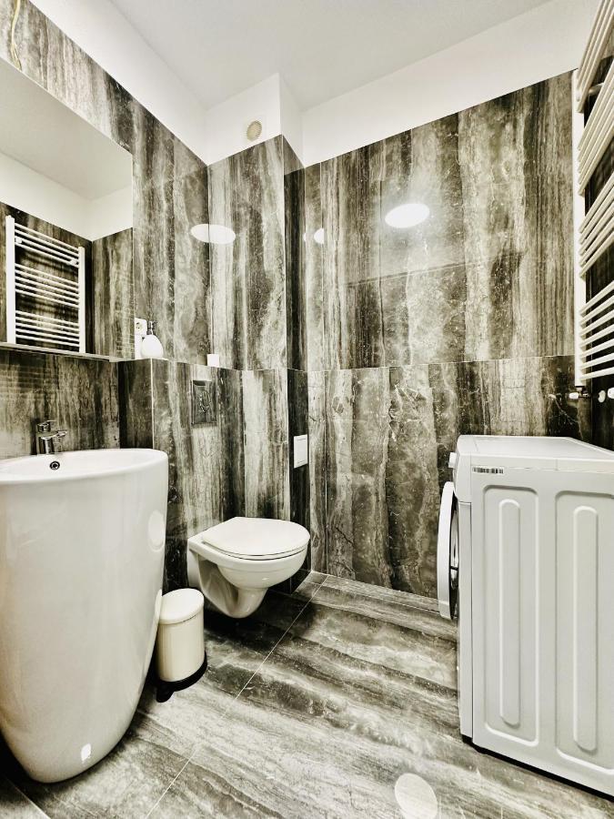 Апартаменты Rentforcomfort Sky Garden Studio Бухарест Экстерьер фото