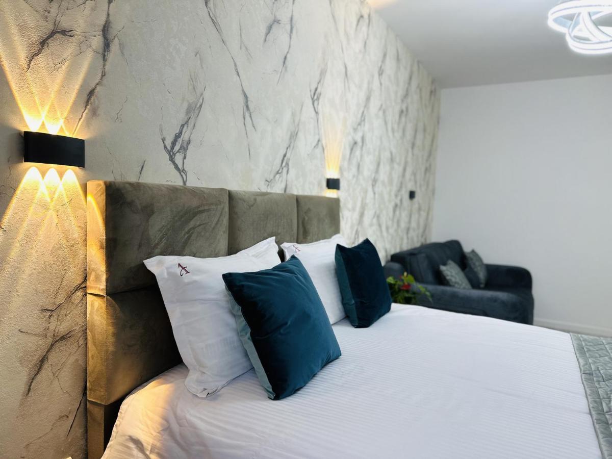 Апартаменты Rentforcomfort Sky Garden Studio Бухарест Экстерьер фото